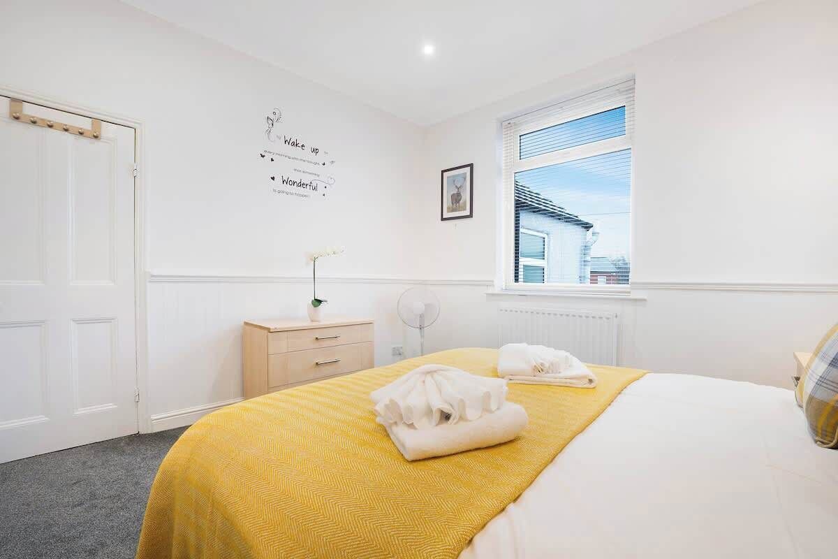 3 bedrooms, WiFi, bed sheets