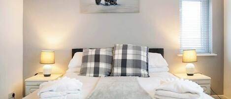 3 室のベッドルーム、WiFi、ベッドシーツ