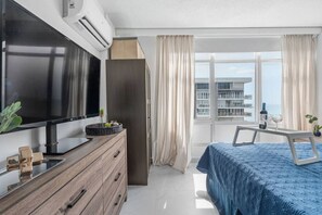2 bedrooms, desk, iron/ironing board, WiFi