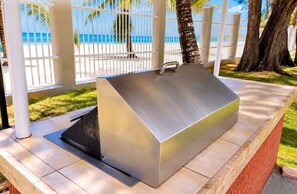 Tropical Beachside Grill with Logo - FLASH SALE! Beachfront Gem  Walk 2 Eat W/D (Carolina)