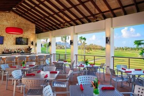 Outdoor dining - Villa in Wyndham Rio Mar Resort (Mameyes 2)
