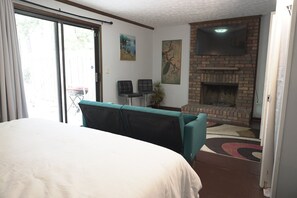 3 Schlafzimmer, Schreibtisch, Bügeleisen/Bügelbrett, WLAN