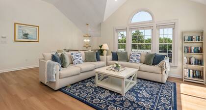 Walk to Beach, Heated Pool, Hot Tub, Dogs OK!