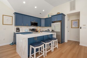 Fridge, microwave, oven, stovetop - Walk to Beach, Heated Pool, Hot Tub, Dogs OK! (Kitty Hawk)