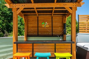 Property grounds - Walk to Beach, Heated Pool, Hot Tub, Dogs OK! (Kitty Hawk)