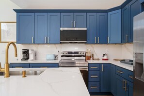 Fridge, microwave, oven, stovetop - Walk to Beach, Heated Pool, Hot Tub, Dogs OK! (Kitty Hawk)