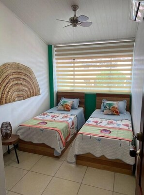 4 bedrooms, iron/ironing board, WiFi, bed sheets