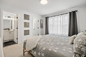 3 dormitorios, escritorio, wifi gratis y ropa de cama