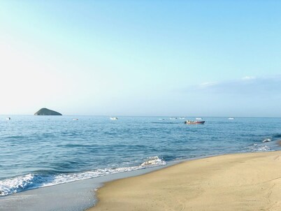 Come and Relax in this Quiet Space and  Enjoying Sunsets by the Pool!