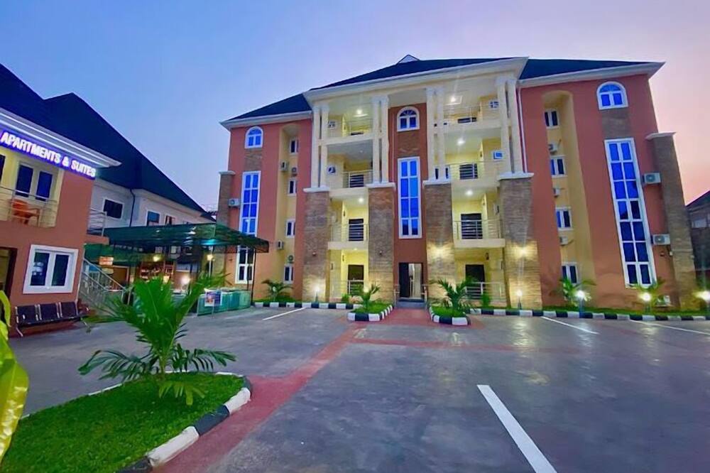 Amanda Apartment and Suites