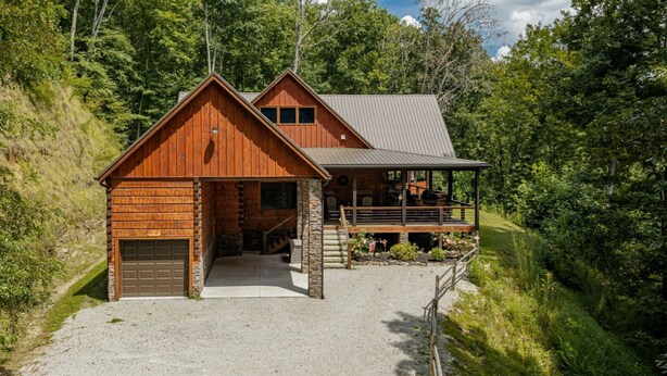 Exterior - Nite Owl-Luxury Log Cabin Rental, Outdoor Fire Pit, Fire Place, High Speed Internet, Hot Tub, Pool Table, Open Concept- Nantahala NC (Topton)