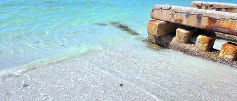 Camastros y toallas de playa