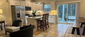 Beautiful 3Bedroom Townhome off Old Hickory Lake.
