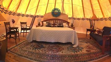 1 bedroom, bed sheets