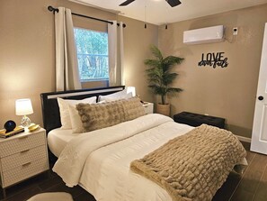 Appartamento Comfort, 1 letto queen con divano letto, lato lago | Ferro/asse da stiro, Wi-Fi gratuito, lenzuola