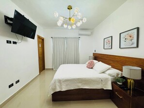 3 bedrooms, iron/ironing board, WiFi