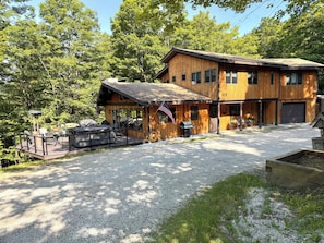 Exterior - Spacious Newly renovated house with Hot tub, Game Room, Fitness room and more! (Killington)