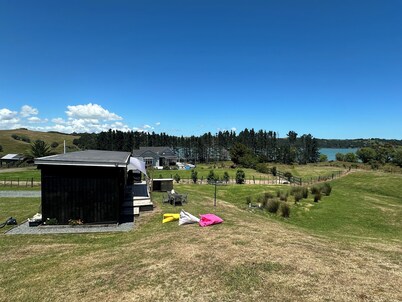 Cabin Kaipara bliss/ peaceful, . Pet friendly