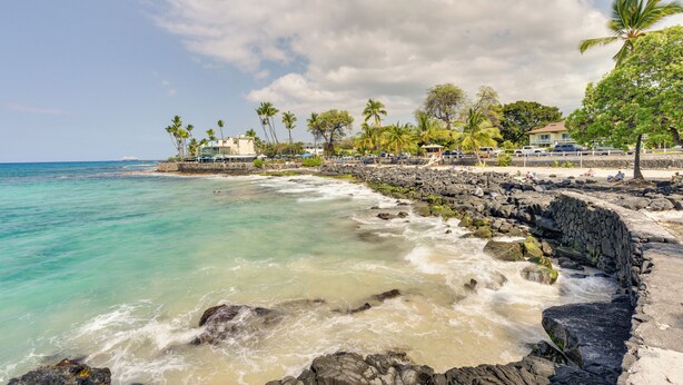 Beach nearby - 1 Mi to Dtwn: Dreamy Kailua-Kona Home w/ Balconies (Kailua-Kona)