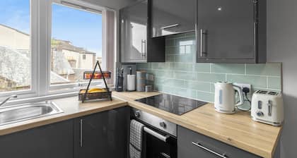 A Modern And Homely Apartment