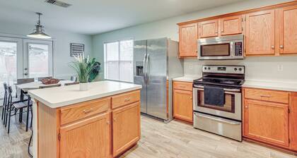 14 Mi to Dtwn San Antonio: Home w/ Pool & Yard