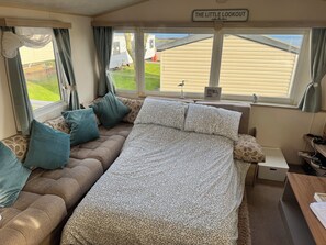 3 makuuhuonetta, silitysrauta/-lauta, vauvan matkasänky, ilmainen Wi-Fi