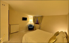 6 chambres, fer et planche à repasser, Wi-Fi, draps fournis
