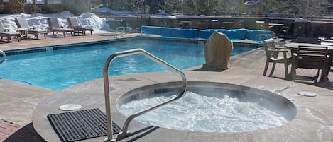Piscine extérieure, piscine chauffée
