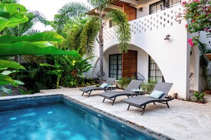 Pool - Kitchen, Saltwater Pool, Fast Wifi, Queen Bed, Air Conditioning - "Mar" (San Francisco)