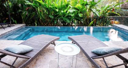 Kitchen, Saltwater Pool, Fast Wifi, Queen Bed, Air Conditioning - "Mar"