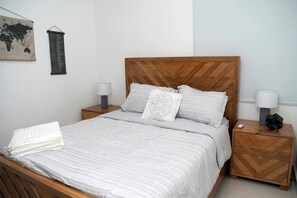 3 chambres, fer et planche à repasser, Wi-Fi, literie fournie