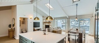 Townhouse with private hot tub in Eagle Vail