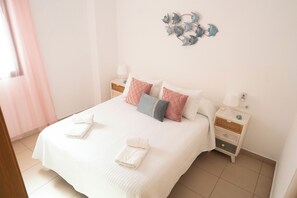 1 slaapkamer, een strijkplank/strijkijzer, reisbedje, wifi