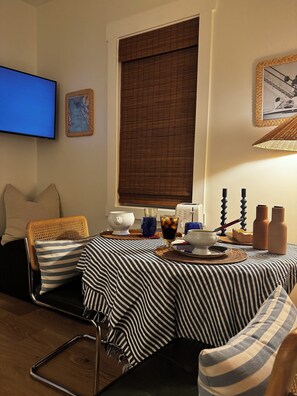 Dining - Luxury Boutique Hotel Vibes. More Space, More Comfort, All Yours. Fido too (Charleston)