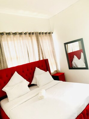 Deluxe Double Room | Minibar, iron/ironing board, free WiFi - De Dreamz Guesthouse (Gqeberha (Port Elizabeth))