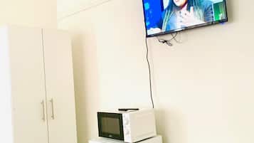 Deluxe Double Room | Minibar, iron/ironing board, free WiFi