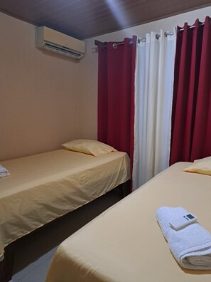 4 bedrooms, WiFi, bed sheets