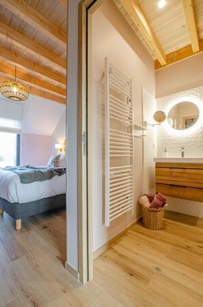 3 chambres, lit de bébé portatif, accès au Wi-Fi (inclus)