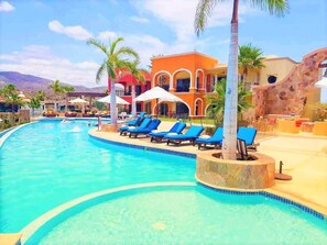 Udendørs pool, opvarmet pool