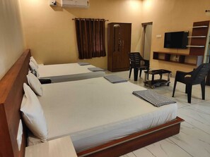 書桌、筆電工作空間、隔音、免費無線上網