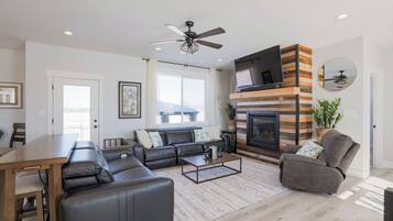 Smart-tv en een open haard