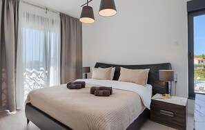 4 chambres, lit parapluie, Wi-Fi gratuit, draps fournis