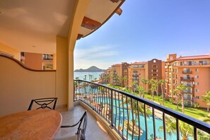 Outdoor dining - Stunning beach resort, private balcony ocean view. Sleeps 6 Perfect-getaway! (Cabo San Lucas)