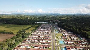 Exterior - Beach house in condominium with pool and private access to the beach. (Parrita)