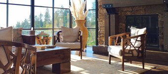   Luxury 3-bedroom Estate surrounded by a 20-acre vineyard and 30-mile views.