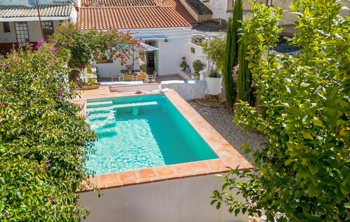 Nice home in Rosal de la frontera