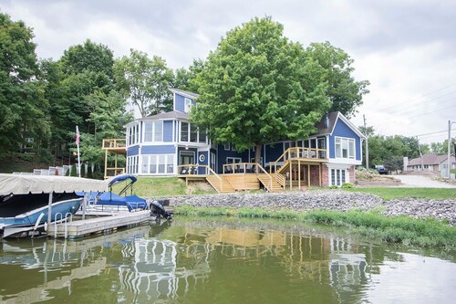 Lakehouse - Sleeps up to 20 w/ free boat slip.
WINTER REMODEL - PICS COMING SOON