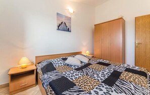 2 bedrooms, free WiFi, bed sheets
