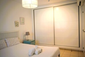 2 bedrooms, iron/ironing board, free WiFi, bed sheets - Anacasa el Verger Cid PB2214 (El Vergel)