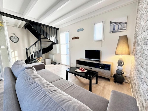 Maisonnette refaite à neuf - 300m des plages